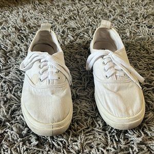 Women’s White Shoes
